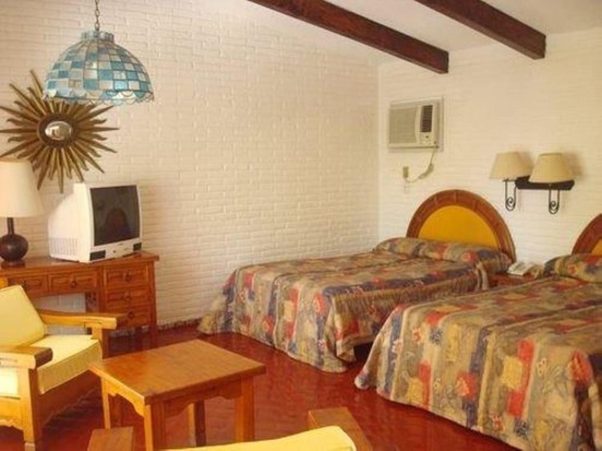 Real Bananas All Inclusive Акапулько Номер фото